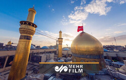 محرم کی آمد سے قبل حضرت امام حسین (ع) کے گنبد سے غبار صاف کرنے کی تقریب منعقد