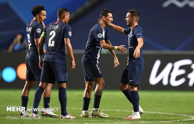 دیدار تیم‌های فوتبال پاری سن ژرمن و لایپزیگ در پرتغال