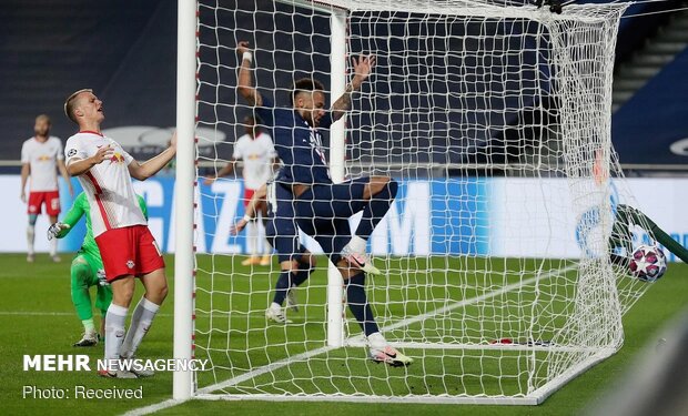 دیدار تیم‌های فوتبال پاری سن ژرمن و لایپزیگ در پرتغال