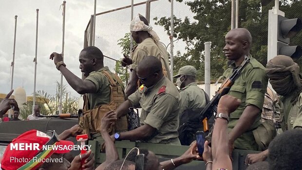  افریقی ملک مالی میں فوجی بغاوت کے بعد صدر مستعفی