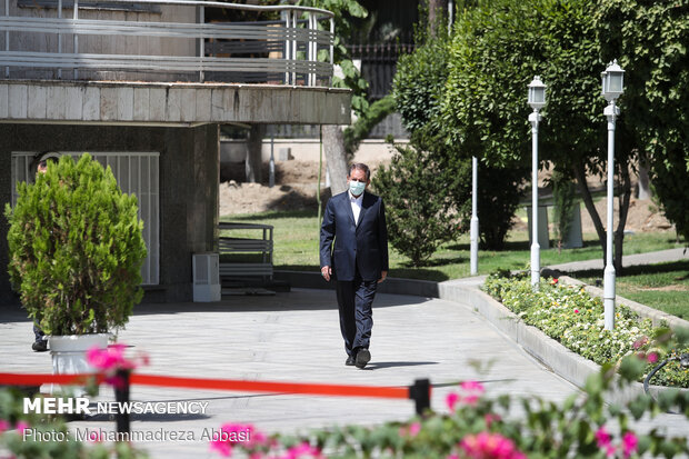 Cabinet session sidelines
