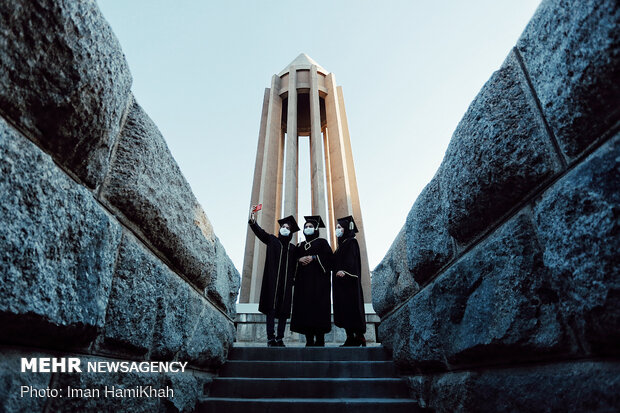 National Doctors' Day marked at Avicenna's Mausoleum 