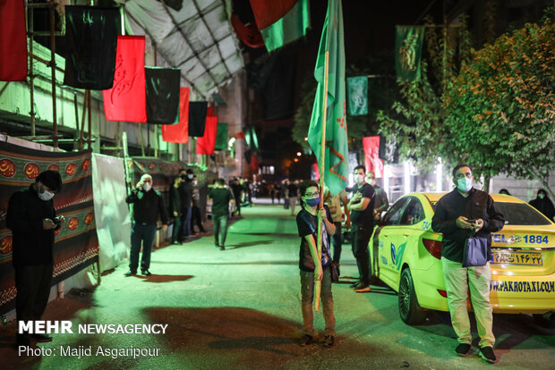 Tehraners attend 1st Muharram mourning night
