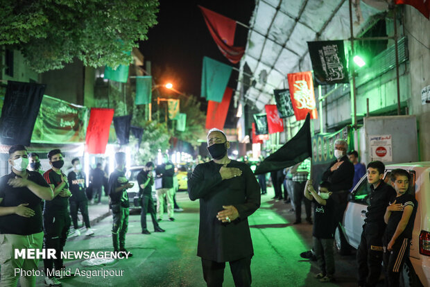 Tehraners attend 1st Muharram mourning night
