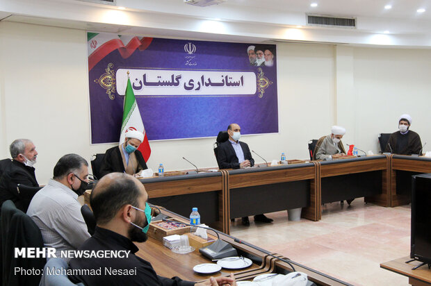 سیاه پوش کردن محوطه بیمارستان 5 آذر گرگان