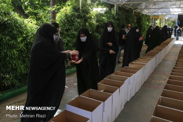 آماده سازی سبدکالا برای ارسال به مناطق محروم استان بوشهر