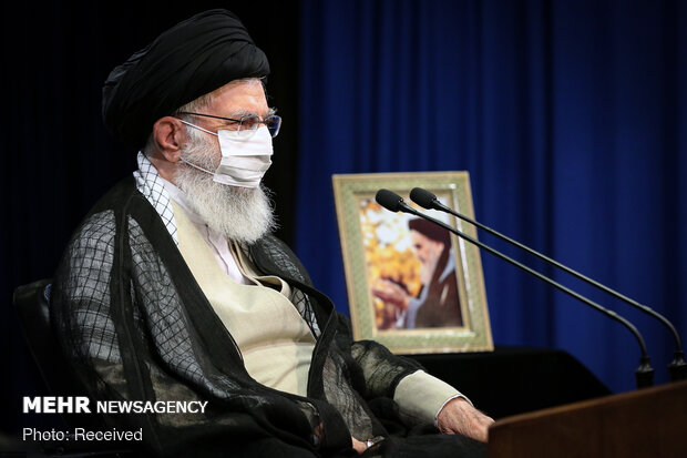اعضاء الحكومة الايرانية يلتقون قائد الثورة الاسلامية عبر الارتباط المرئي