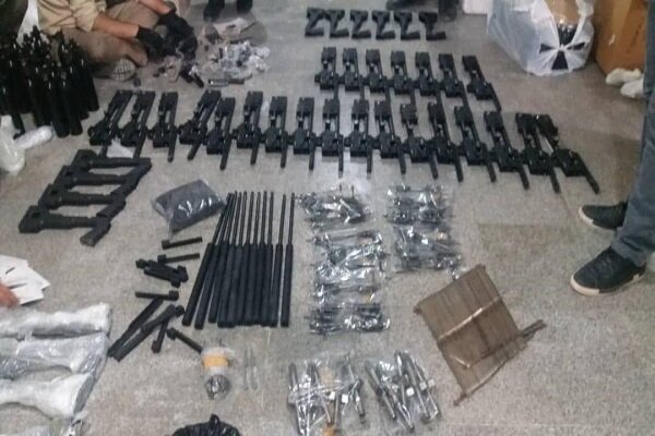 کشف دو هزار آمپول و ۲۵ قبضه سلاح قاچاق در گمرک بازرگان