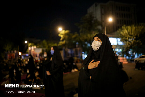 عزاداری شب پنجم محرم در میدان فلسطین