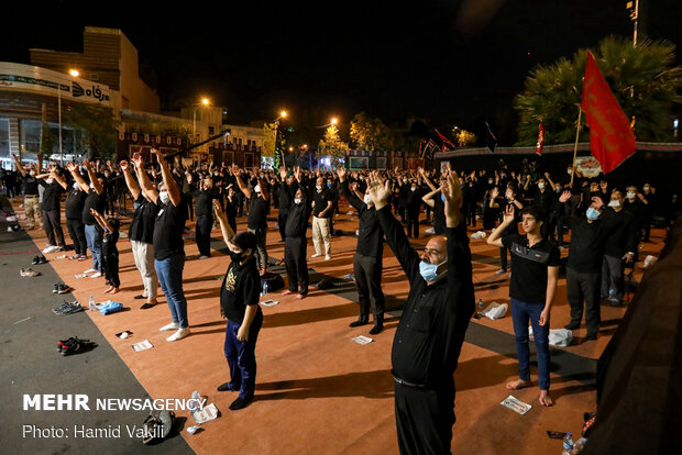 عزاداری شب پنجم محرم در میدان فلسطین