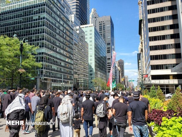 اهتزاز پرچم امام حسین (ع) در قلب نیویورک