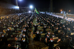 تہران میں حضرت امام حسین (ع) فوجی یونیورسٹی میں محرم کی چھٹی شب میں مجلس عزا