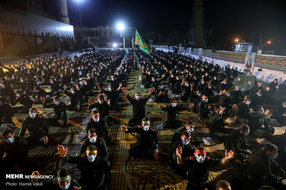 تہران میں حضرت امام حسین (ع) فوجی یونیورسٹی میں محرم کی چھٹی شب میں مجلس عزا