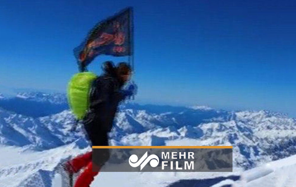 روس میں سب سے اونچی پہاڑی چوٹی پر حضرت امام حسین (ع) کا پرچم لہرا دیا گیا