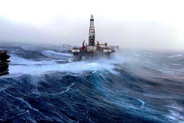 ۹۰ درصد تولید اسکله‌های نفتی آمریکا در خلیج مکزیک تعطیل شد