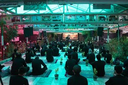 Holding mourning ceremonies near martyrs’ tomb