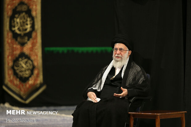 Leader attends 9th night of Muharram mourning 