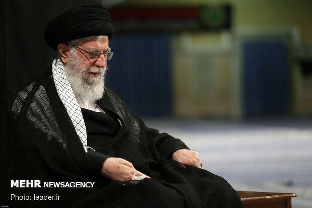 Leader attends 9th night of Muharram mourning 