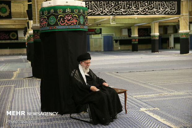 Leader attends 9th night of Muharram mourning 