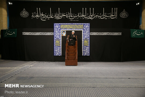 مراسم العزاء الحسيني في ليلة تاسوعا بمشاركة قائد الثورة