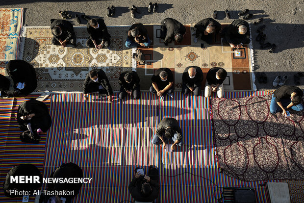 هر کوچه شهید یک حسینیه