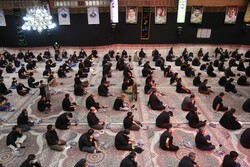 حرم حضرت معصومہ (س) میں نماز ظہر عاشورا ادا کی گئی
