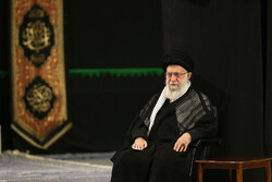 Leader attends 10th eve of Muharram mourning