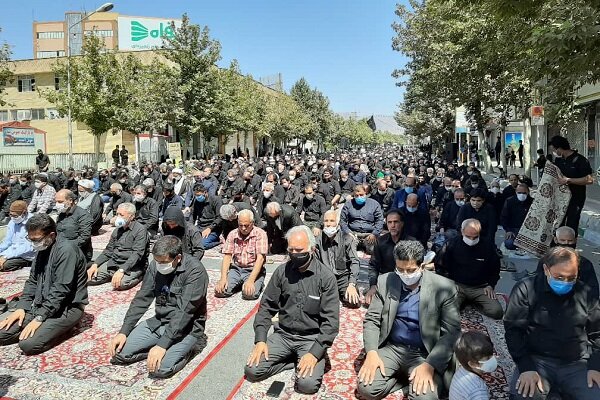 اقامه نماز ظهر عاشورا در اسدآباد