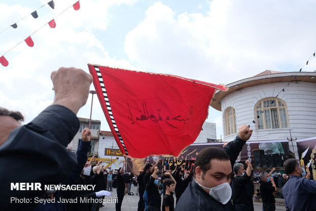 İran'ın Reşt kentinde Kerbela matemi töreni