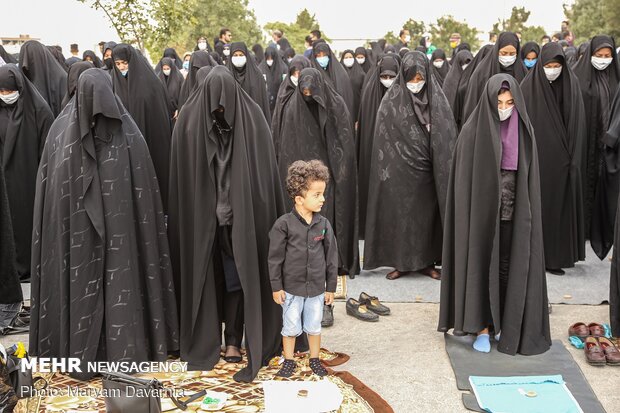 نماز ظهر عاشورا در آستان امامزاده سید عباس(ع) بجنورد