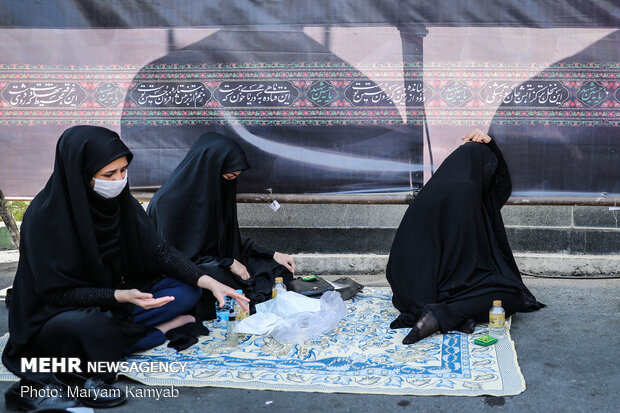 Tahran'da Aşura matem töreni düzenlendi