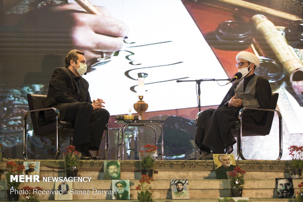 عزاداری اهالی رسانه و فرهنگ در شب عاشورا