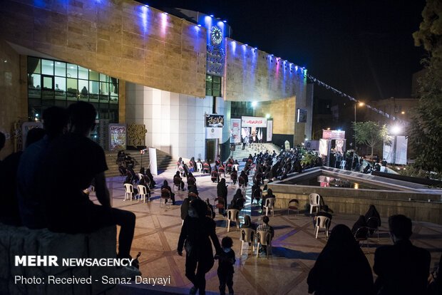 عزاداری اهالی رسانه و فرهنگ در شب عاشورا