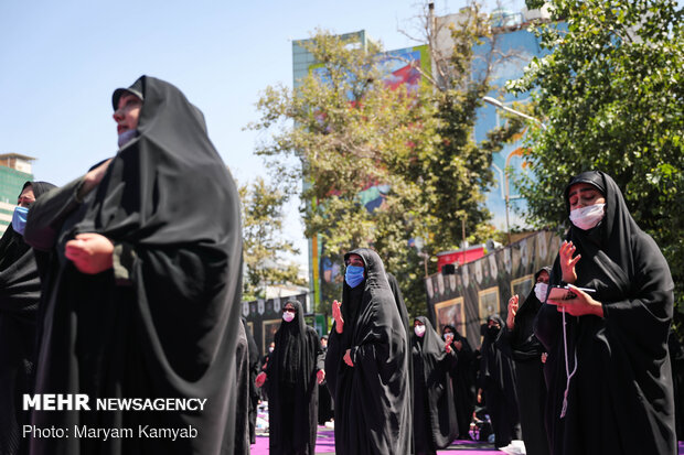 Tahran'da Aşura matem töreni düzenlendi