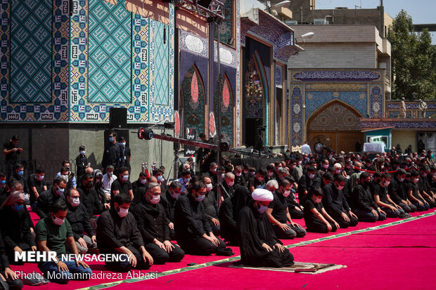 مراسم عزاداری و اقامه نماز ظهر عاشورا درآستان مقدس امامزاده صالح(ع)