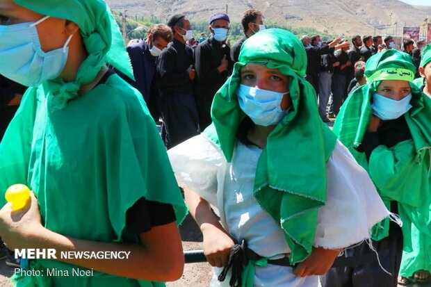 عزاداری روز عاشورا در روستای آلمالو عجب‌شیر