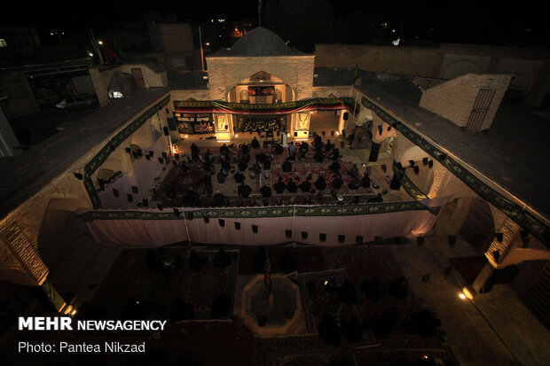 مراسم عزاداری شام غریبان در مسجد تاریخی چالش تر