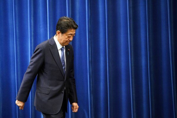 Japonya'da Abe'nin istifasının ardından sağ kolu aday oldu