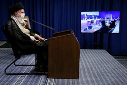 Leader receives Education Ministry officials