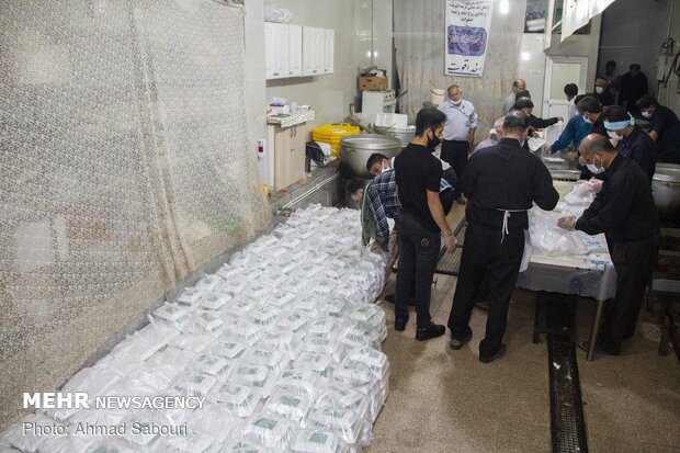 حسینیه شهدای مدافع حرم سمنان، از غذای نذری تا صادرات
