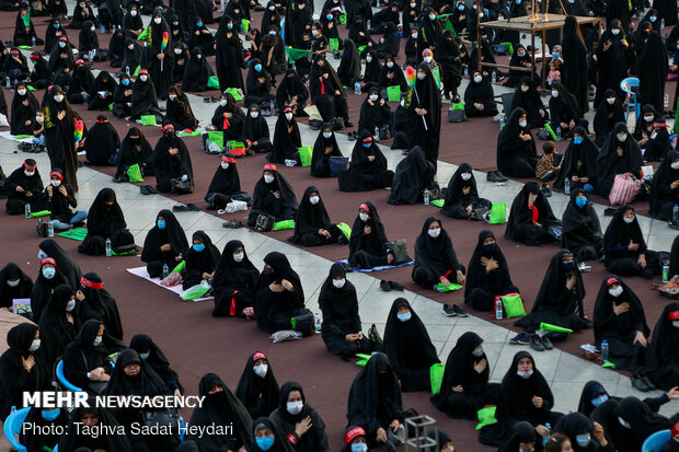 Muharram mourning ceremony at Tehran’s Imam Hossein sq.
