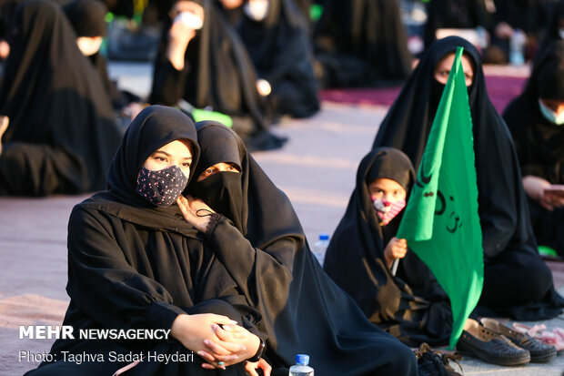 Muharram mourning ceremony at Tehran’s Imam Hossein sq.
