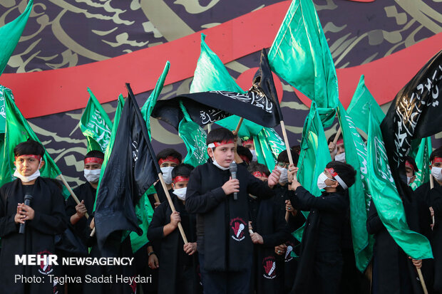 Muharram mourning ceremony at Tehran’s Imam Hossein sq.
