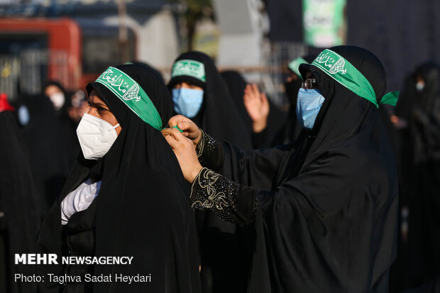 Muharram mourning ceremony at Tehran’s Imam Hossein sq.
