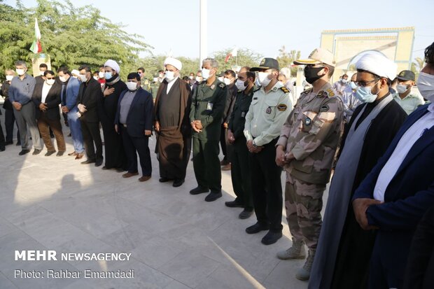 مراسم تشییع محیط‌بان شهید هرمزگانی در بندرلنگه