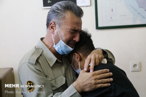 مراسم تشییع محیط‌بان شهید هرمزگانی در بندرلنگه