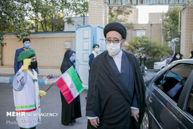 New School Year kicks off in Tabriz amid COVID-19