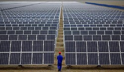 بناء مزرعة للطاقة الشمسية ضخمة جنوب ايران
