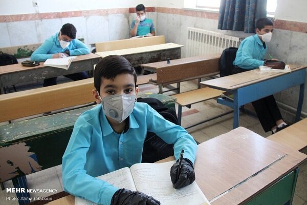 مردم و مسئولین شهرستان سپیدان از بازگشایی مدارس نگران هستند