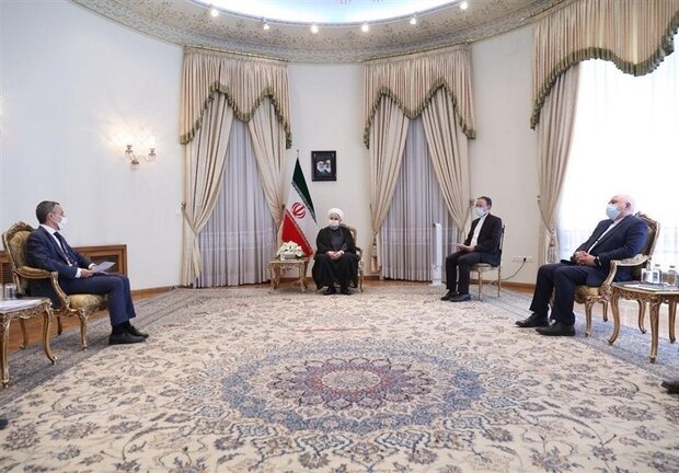 مێژوو سەلماندوویەتی کە ئێران لە بەرانبەر زۆر و گوشاردا چۆک نادات